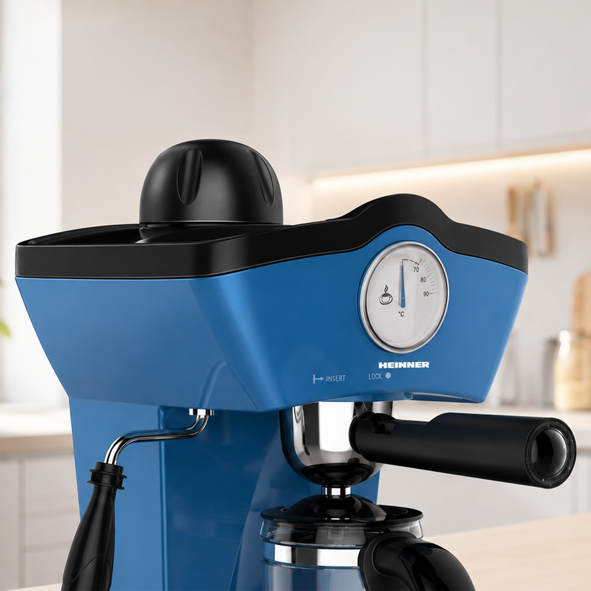 Heinner Charm HEM-200BL Handmatige Espressomachine – 800 W – 3,5 bar – Waterreservoir 250 ml – Voor Espresso en Cappuccino – Melkopschuimer – Frontthermometer – Blauw (9)