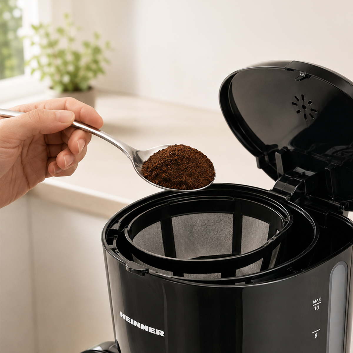 Heinner Filterkoffiezetapparaat – 750 W – Inhoud 1,25 L – Glazen Koffiekan – Warmhoudplaat – Druppelstop – Waterniveau-indicator – Zwart (10)